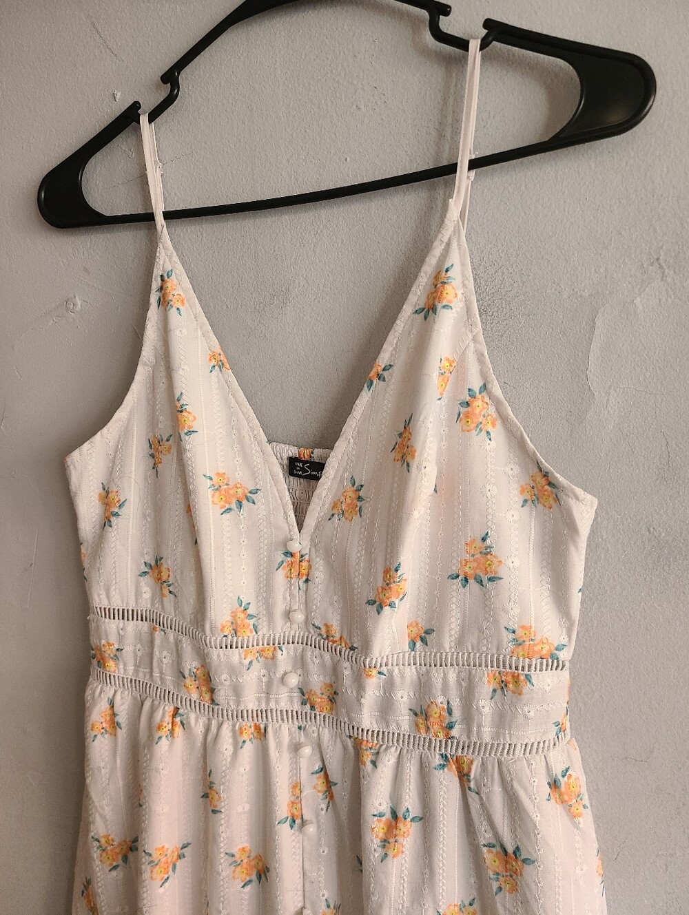 Women's large white eyelet dress w/yellow floral smocked back sleeveless summer - Picture 2 of 5